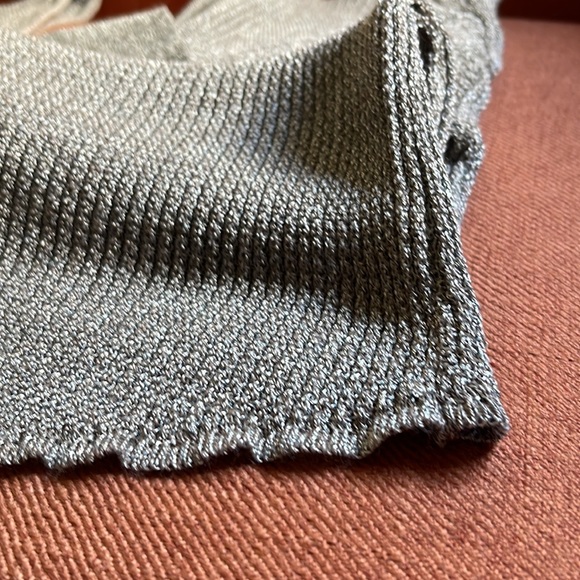 Zara Silver Gray Knit V-Neck Medium | Party Top - Picture 6 of 7